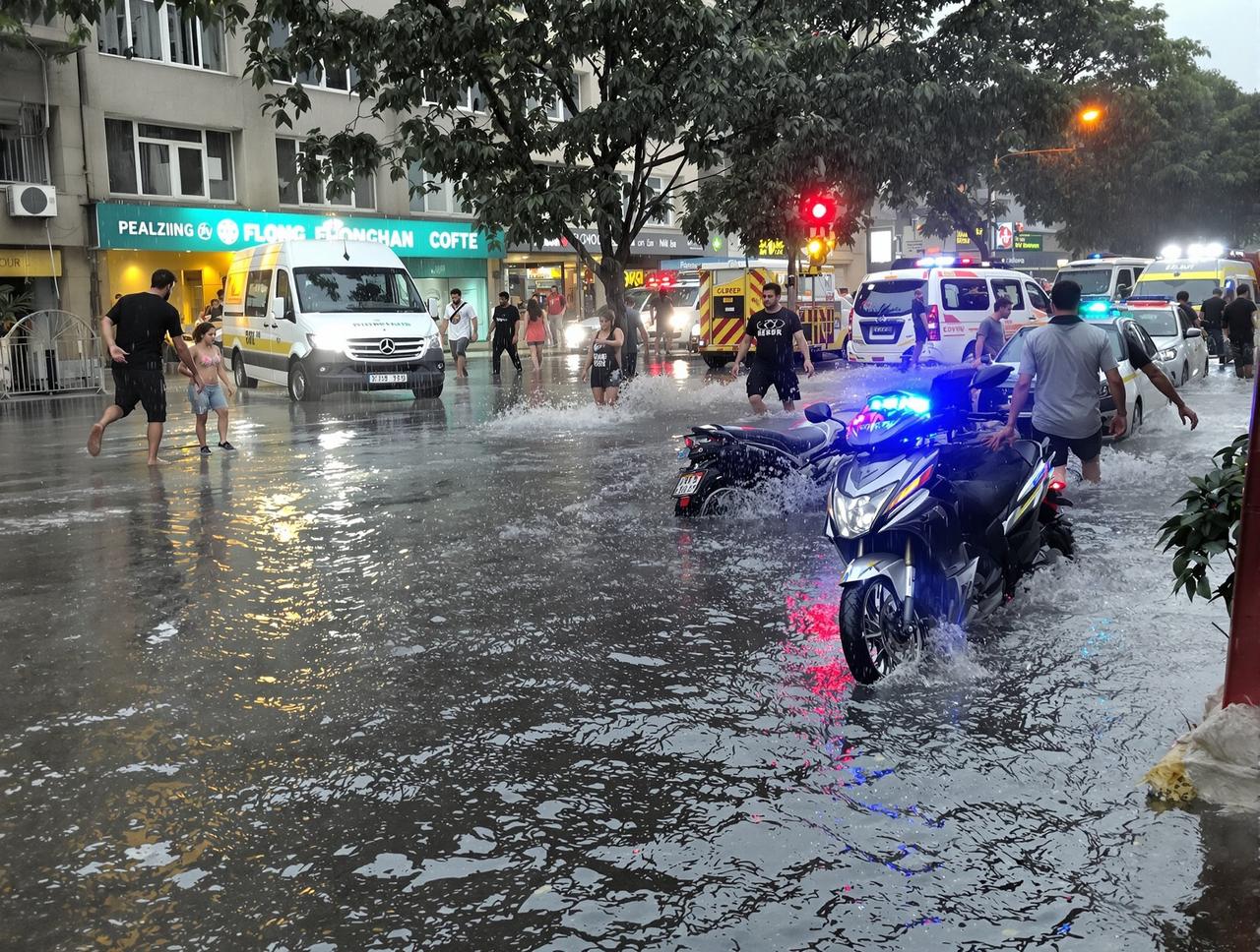 热点黑料 - 某城市突发暴雨引发内涝，多路段交通瘫痪